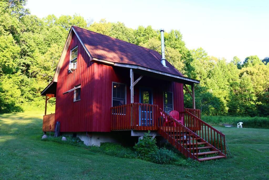Secluded Cabin On Red Haven Farm Ирвайн Экстерьер фото