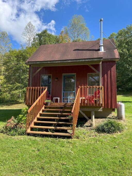 Secluded Cabin On Red Haven Farm Ирвайн Экстерьер фото